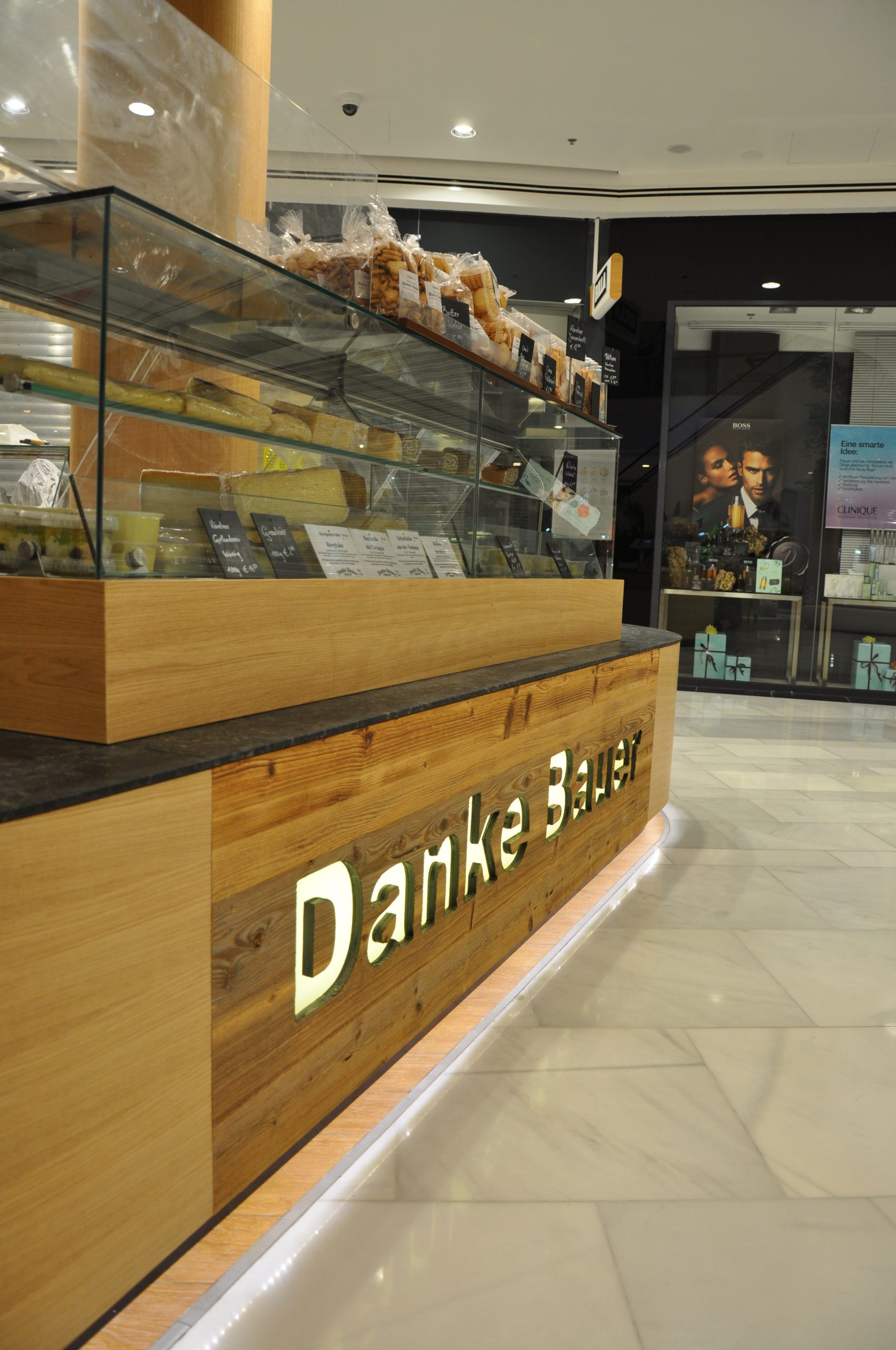 Danke Bauer – mall kiosk